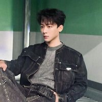 เติ้ง (@wanyixzhang) 's Twitter Profile