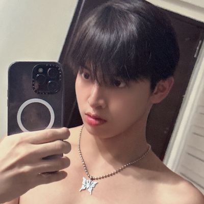He/Him 🏳️🌈 - 💉VIXIEnated Since 06.07.22 💜 - 1st Dose: @frnzchuaa🦉2nd Dose: @vxonc13🦅 In my 2nd Month being a Vixies 😊