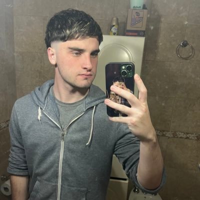 Ayrtonmeloo's profile picture. https://t.co/Bnzo6Kxorm