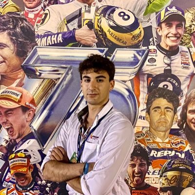 Communication and Marketing Departament of MotorLand Aragón🏁. La vida mola más sobre dos ruedas🏍️ Ig: @ivanmoreeno_46