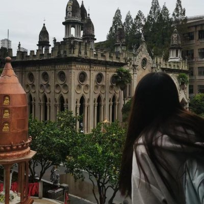 uioiup's profile picture. Be brave and let the difficulties stop you 🎈