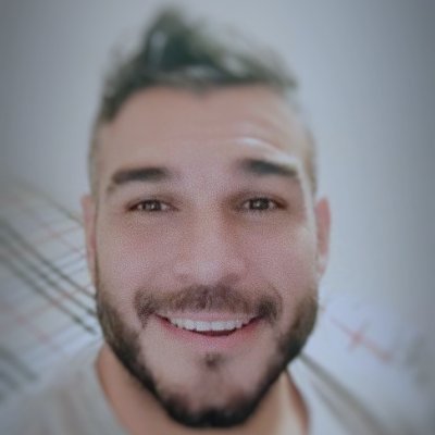 Amante de lo simple y amando de lejos Venezuela.
Guitarrista:)