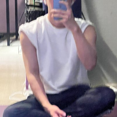 yoyokun_250430's profile picture. 日記用、98、お風呂入ってスウェットで映画館に行きたい