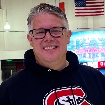 Not the guy from Cold Play. St. Cloud State grad, Community Owner of @MNAuroraFC, @MNUFC, college hockey and photography.