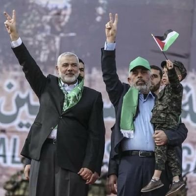 اللهم صل على محمد وعلى آل محمد كما صليت على إبراهيم وعلى آل إبراهيم إنك حميد مجيد وبارك على محمد وعلى آل محمد كما باركت على إبراهيم وعلى آل إبراهيم إنك حميد مج