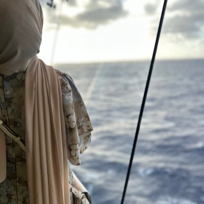 bibz_asmal's profile picture. 