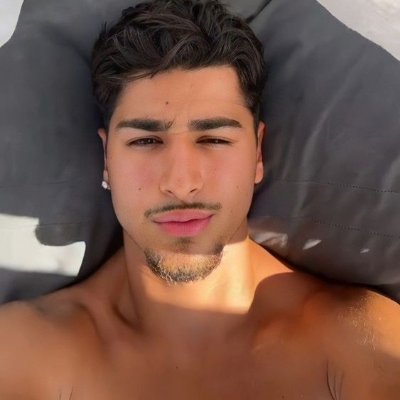 My First time here wataa https://t.co/yHrFQcI0ZR
Actor. Father. Husband.Son| 🏳️🌈|