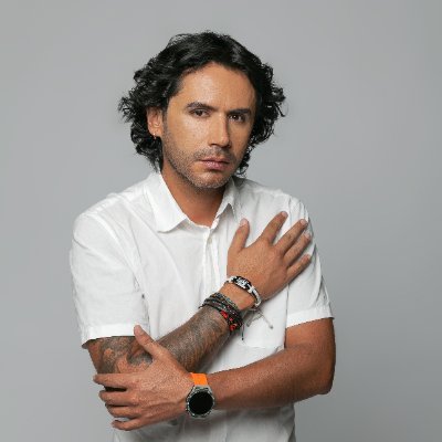 Vocalista y compositor de El Instinto. Director de AGE Agencia de Marketing - Docente en @mdalatam - Diseñador gráfico #MarketingDigital #Musica