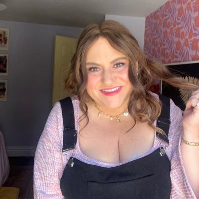 @natterdoodles creator. Artist, educator, + Sprinkler of Positivity Confetti. Wild heart, wild dreams. Joy curator. Rainbows & rad stuff.