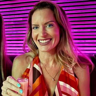 KEsq123's profile picture. Lawyer, Mom of four, not built to be subtle