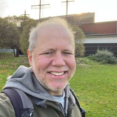 Deaf South African software developer in the UK, @SpaceX enthusiast. friend with @grok