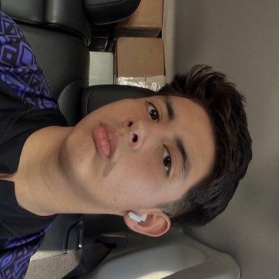 ElAzelow's profile picture. No tengas miedo de equivocarte, el verdadero error es no intentarlo.❤️🩹