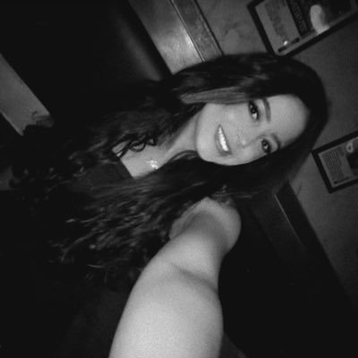 KarlaMello790's profile picture. 