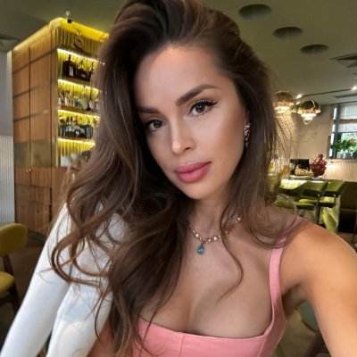 Single❤️💗
Designer and entrepreneur
Travel passion🚞🏝🌎
Golf⛳️
Yoga lover🧘♀️