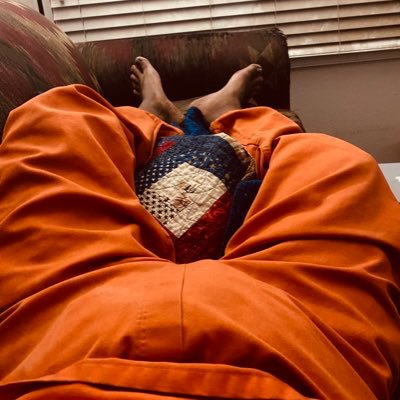 Hello everyone! I’m a 38yo kinky chef. Who loves feet, bondage, twinks/ twunks, ABDL (DL) and more. +18yo only and I will not give you money 🚫💴.