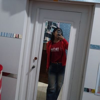 rararr0123's profile picture. 