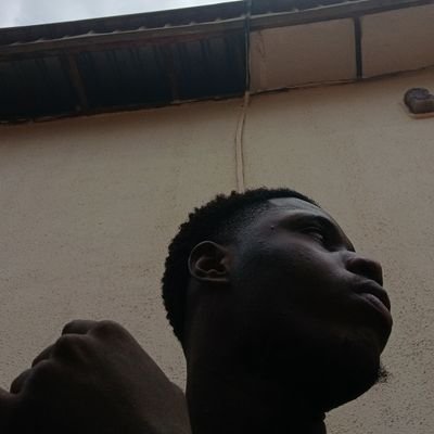 DanielObot98825's profile picture. Student, Real Madrid 🤍