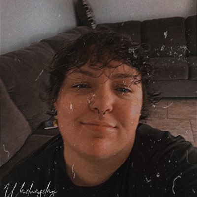 thatgirlkaylax3's profile picture. Broken 💔