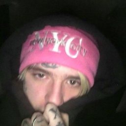 robloxobby824's profile picture. hi
