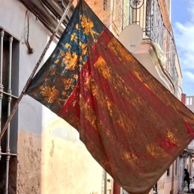 MiguelSaxman's profile picture. Sols el poble salva al poble.