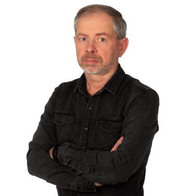 Stara smędząca maruda z poczuciem humoru Kiepskiego, zgryźliwa pierdoła. Gdańszczanin od czasów studenckich, czyli większość życia. Mam motór i go zażywam!