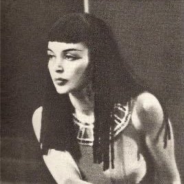 asal_honeybee's profile picture. از خطایی به خطای دیگر آدم به کشف واقعیت می‌رسد.