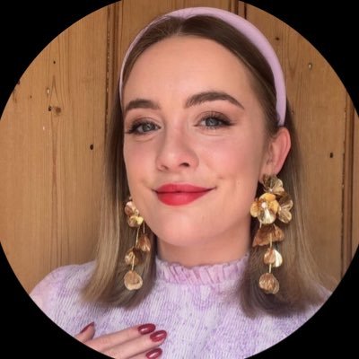 Teacher of English: Trained in Scotland, working @avantigrange📍She/her. EdD student @UofGEducation - All views my own.