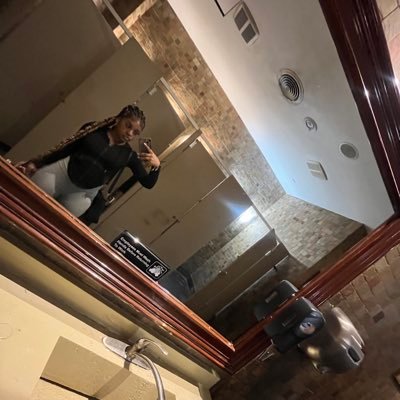 smlaut's profile picture. 