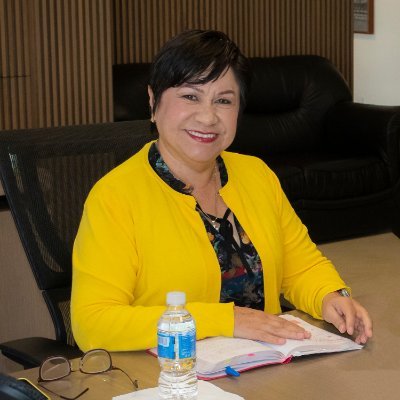 Servicio Público Gubernamental
Secretaria de Salud y Coordinadora General de Servicios de Salud del Estado de Querétaro