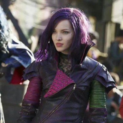 Mitad Auradon y mitad Isla. Líder nata. Hija de Maléfica y Hades. Princesa de la maldad. Enamorada de su pirata favorito @lttleCptnHook #Ilusionsworld #IllusSBW