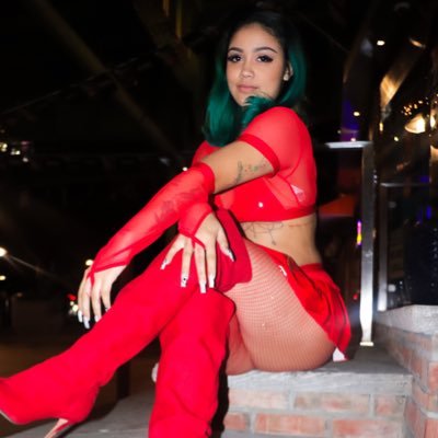 Welcome to the inner thoughts of a bad bitch with a set of twins 😚 LLN 🤍 LLR
