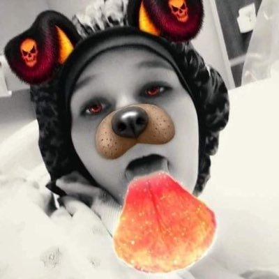 YayaBrazyBaby's profile picture. 