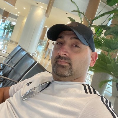 ماجستير علوم حاسبات، خبير في قواعد البيانات ، مهتم بعلوم البيانات. اكره الطائفية و احترم جميع البشرية