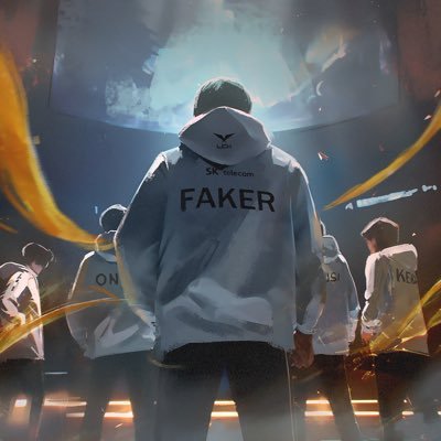 En gros je fais des vidéos sur Youtube et je live parfois | LoL MNT 2023 WINNER | https://t.co/WxIwoN7N6V | https://t.co/fnQka05Dg4