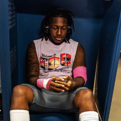 5’11| 210lbs | LB | FDU | my phone #856-889-0569 dayshine29@gmail.com