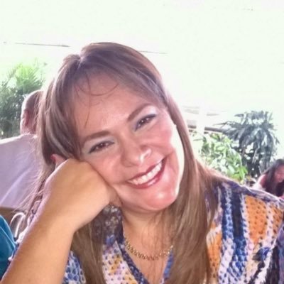 Creo en Dios, adoro mi Familia y tengo un espíritu alegre.