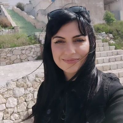 brigittebordot's profile picture. •Comunista con il cashmere
•Transfinancial •

«Ha l’ingenuità di credere che il passato muoia» proseguì.
«Sì,»disse Margaret «se il presente gli taglia la gola»