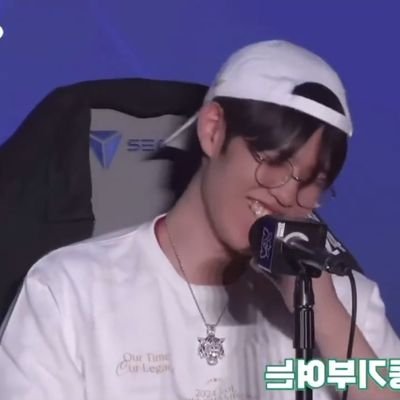 hillonaz's profile picture. 🫳🏼