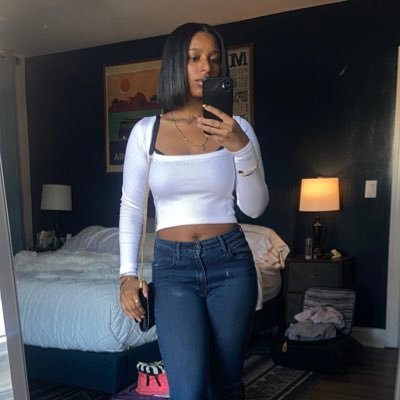 insta - aijahnaee ‘ 21 , - LICENSED Cosmetologist