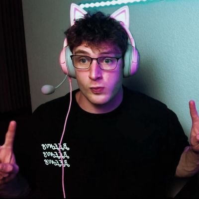 nerdydann's profile picture. ᓍ╱ ㅤ𝗼𝗻 𝗹𝗶𝘃𝗲 ! 22 𝗒𝗈. ⭑ VERS (+BTTM) ⭑ 𝘴𝘱𝘢𝘯𝘪𝘴𝘩! 195CM