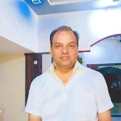 यदि आपका कोई दुश्मन नहीं है तो इसका
अर्थ है कि आप उन जगहों पर भी ख़ामोश
रहे जहाँ बोलना बहुत ज़रूरी था..!!
General Secretary Rajasthan Congress SM