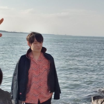 湾岸ソルティ(@wangansalty)、スロウダンス(@slowdance_band)のギターボーカル。夜が深くなったころ呟きます。宅録音源→https://t.co/75ZxRqWB2p