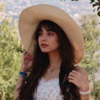 mahsa__dh's profile picture. در اخر نور خواهیم شد.