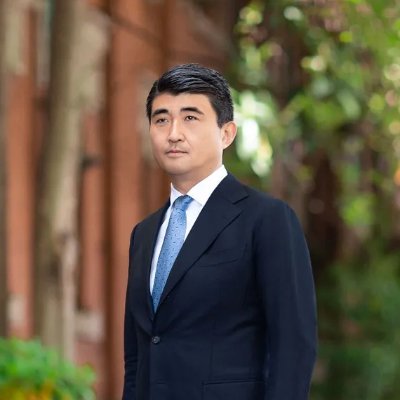 UTEC(東京大学エッジキャピタルパートナーズ)代表取締役CEO。6本のVCファンド(投資事業有限責任組合、計約1300億円)を設立。1996年通商産業省(現経済産業省)入省、投資事業有限責任組合法を起草し、文科省、金融庁を経て、2004年UTEC共同創業。日本ベンチャーキャピタル協会会長 @UTEC_official