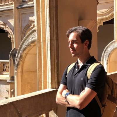 Estudié matemáticas y física. Ahora me dedico a las finanzas. Me interesan la filosofía y el arte.
Toco el clave y el órgano :)