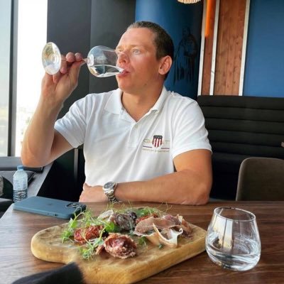 markkkHol's profile picture. Life is not measured by the breathe we take but the memories that take our breathe away