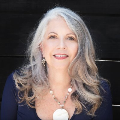 KidLit Author of Let's Eat!, BroomMates, The Palace Rat & More/RYS Director/Mentor/Editor/CBI Editor/SOKL Host. Rep'd by @MarisaCleveland.