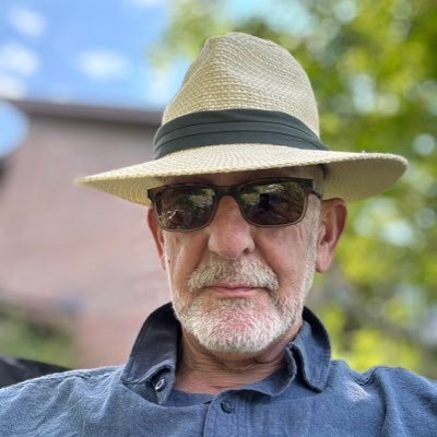 lesvandor's profile picture. Author 🇨🇦 Books available on Amazon, Kobo, Book2Read or your favourite bookstore or library.