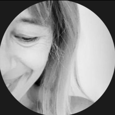 Mi cuenta anterior @gracibena. Primero ☕️, después todo lo demás. Del lado✌️de la vida y k. Arteterapeuta. Hago como que pinto🎨. Sobreviviente 🩷🎀