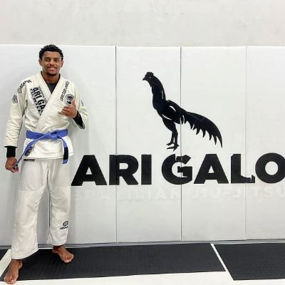 ●Dê o seu melhor, até na sua pior fase.
●Levi 🥋
●ADM 🎓
●Carlson Gracie Team
●Blue belt Bjj🥋
●Artes marciais 🥊